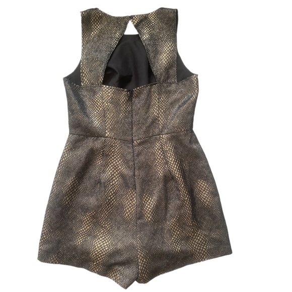 Jack by BB Dakota Bronze Piccolo Romper Metallic Black and Gold - Picture 5 of 11